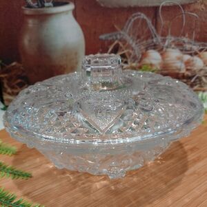 Vintage KIG Malaysia Clear Alternating Hearts An Roses Candy Dish